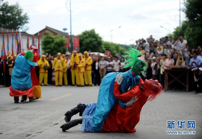 Célébrations de la fête des Bateaux-Dragon à travers la Chine (6)