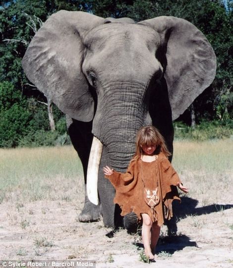 En images : histoire de Tippi Degré, l'enfant qui a grandi auprès des animaux (15)