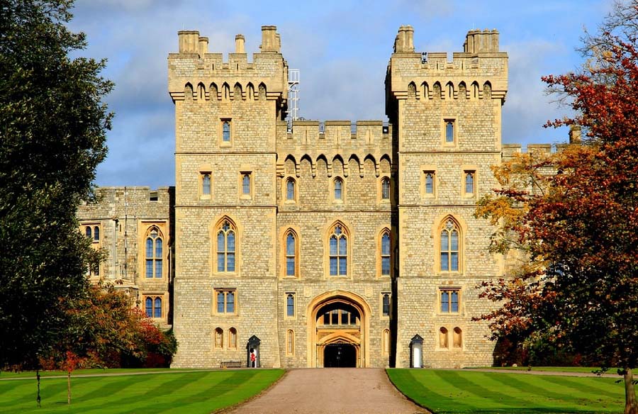 Le chateau de Balmoral, en Angleterre appartient depuis 1852 à la famille royale britannique, date à laquelle il a été acquis par la Reine Victoria et son époux, le Prince Albert.