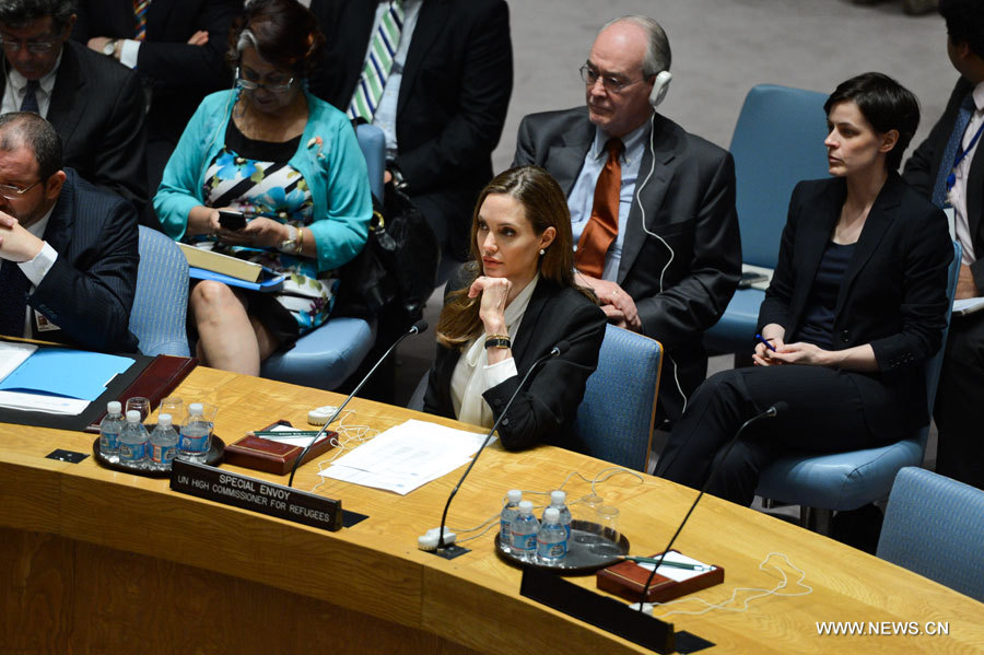 Angelina Jolie appelle l'ONU à lutter contre les violences sexuelles en zone de guerre  (2)