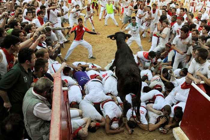 La folie de la San Fermín s'empare de Pampelune (3)