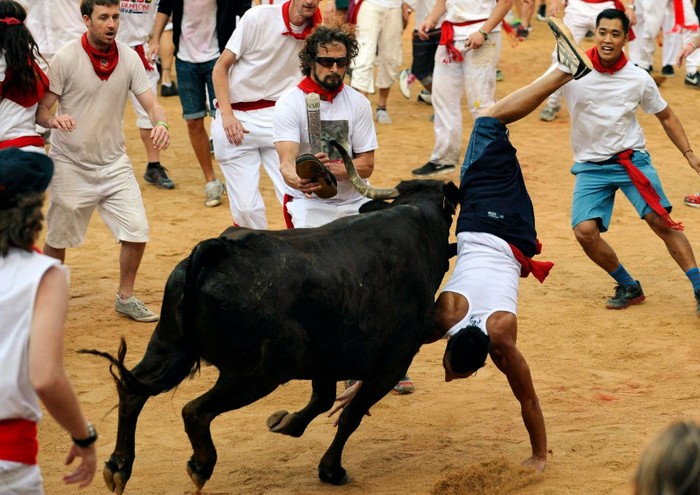 La folie de la San Fermín s'empare de Pampelune (2)