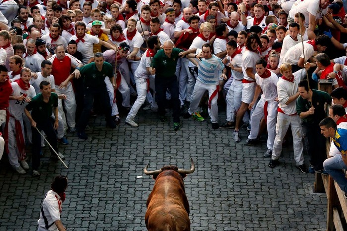 La folie de la San Fermín s'empare de Pampelune (8)