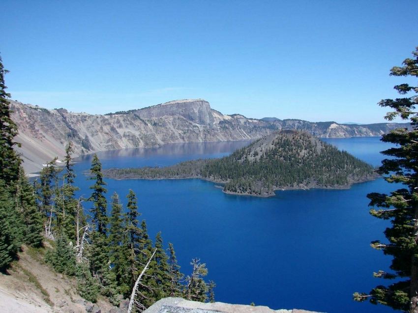 Le parc national de Crater Lake (lac du cratère), Oregon