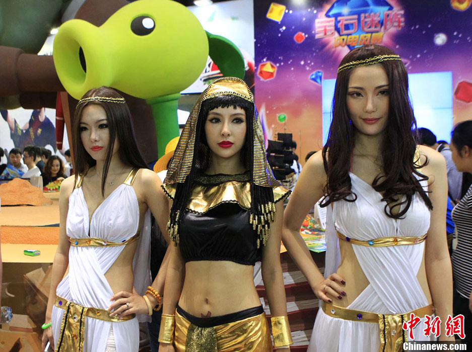 Shanghai : les h?tesses sexy du salon ChinaJoy 2013