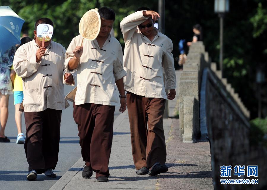 La canicule estivale se poursuit dans le sud de la Chine (2)