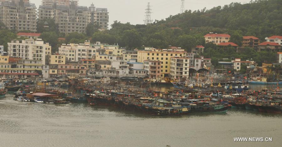 La Chine maintient son alerte aux hautes vagues à l'approche de la tempête tropicale Mangkhut (5)