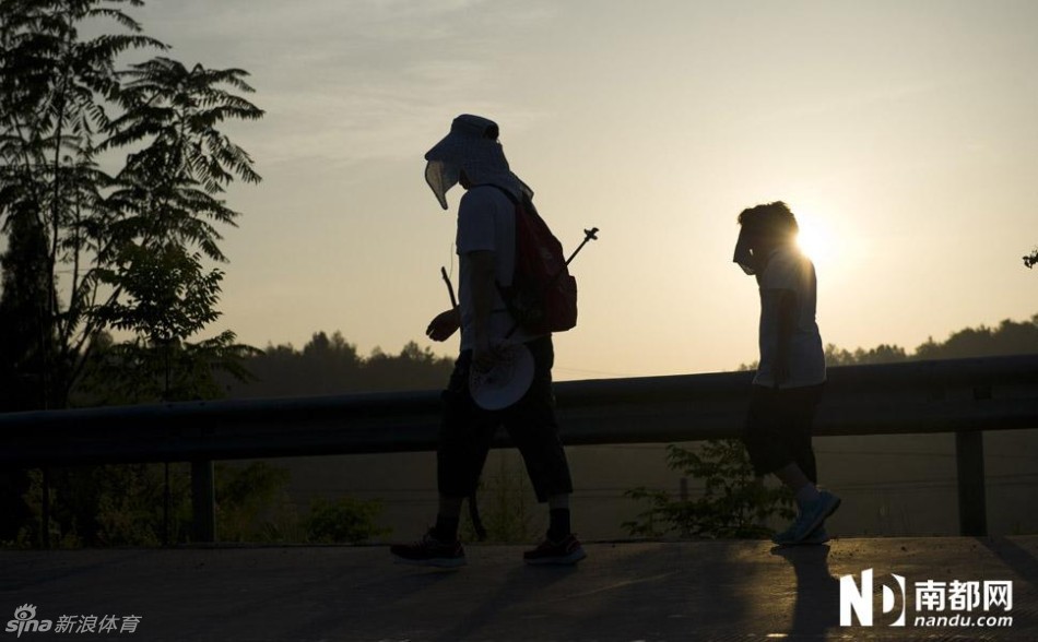 Une fille de 8 ans parcourt 700 km à pieds en 20 jours (25)