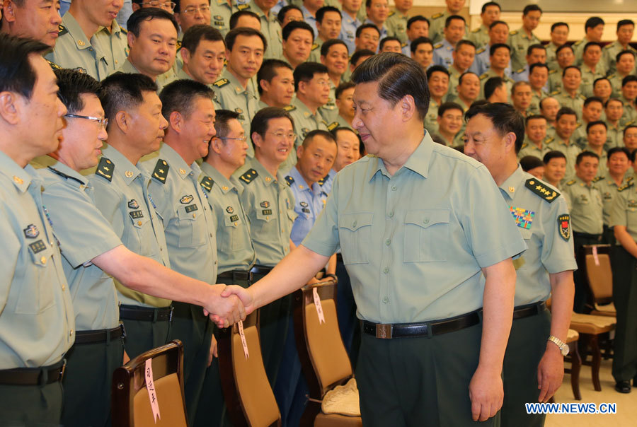 Xi Jinping visite le premier porte-avions chinois et assiste à un entra?nement  (2)