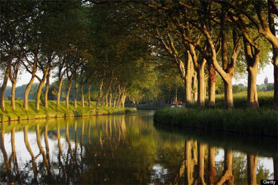 Le canal du Midi, canal fran?ais qui relie la Garonne à la mer Méditerranée