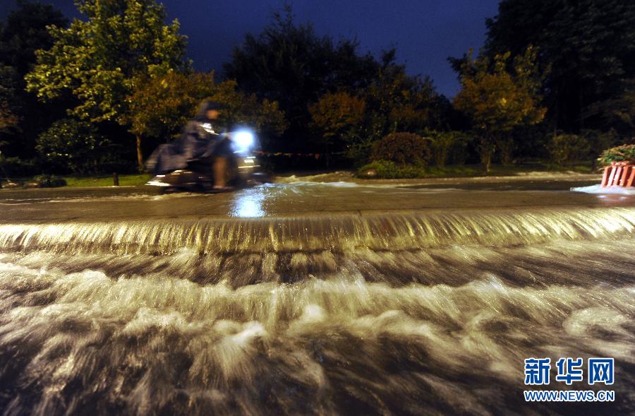 Zhejiang : Hangzhou inondée après le passage du typhon Fitow