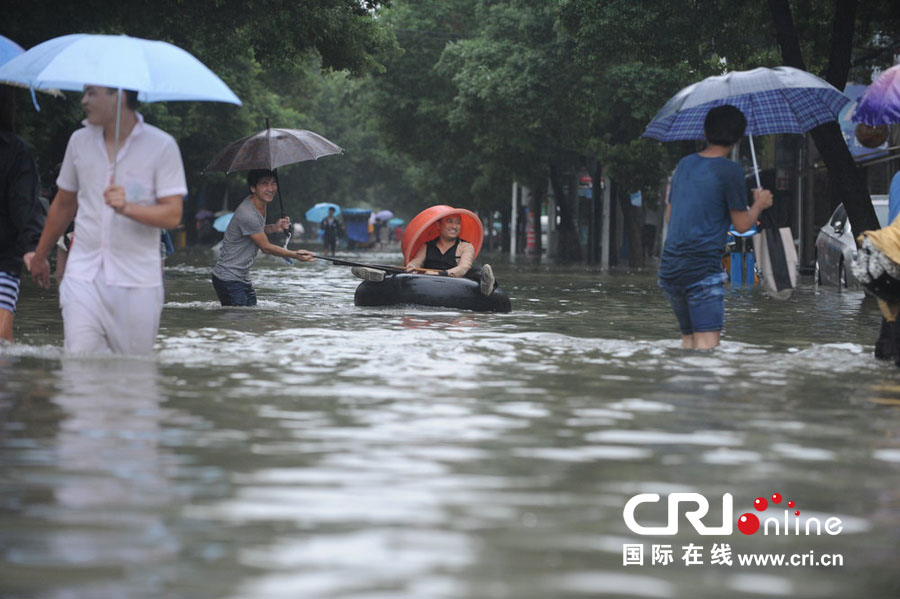 Zhejiang : une ville à 70% inondée depuis le passage du typhon Fitow