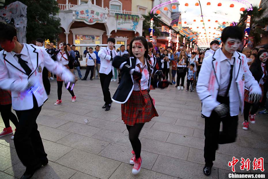 ? ?a vous dit de venir danser avec moi ? ? Photo Pan Suofei