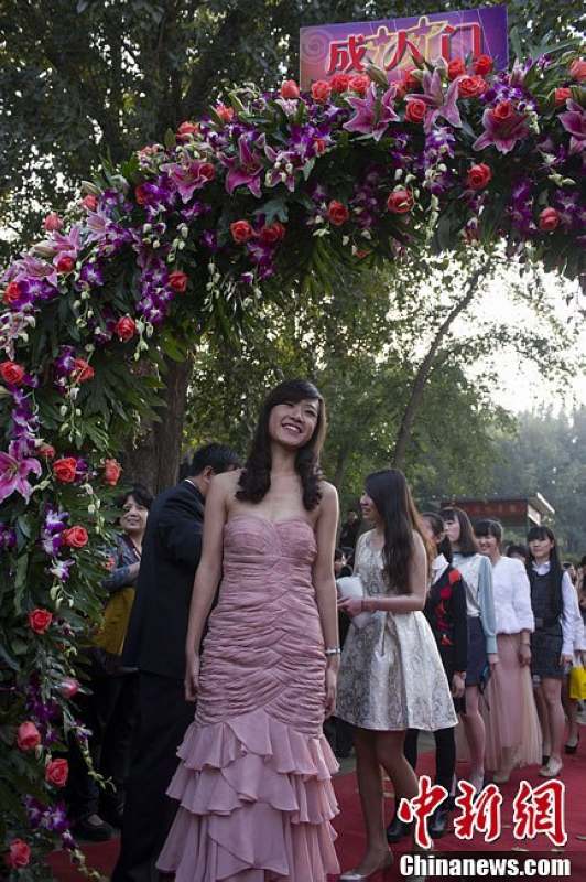 Beijing : 600 lycéens participent à un rite de passage à l'age adulte (10)