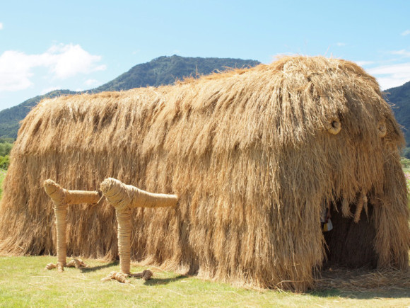 Japon : des sculptures en paille de riz pour la fête de la Moisson (10)