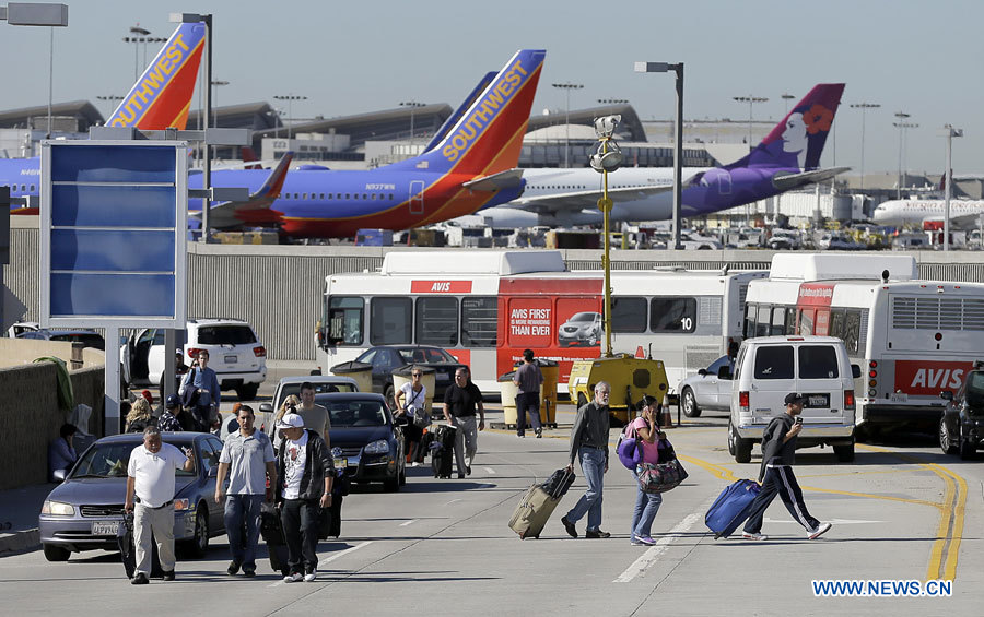 Au moins un mort et sept blessés dans la fusillade à l'aéroport international de Los Angeles 