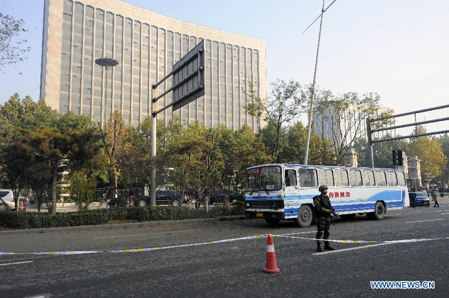 Une personne a été blessée et deux véhicules endommagés dans les explosions survenues mercredi matin devant l'immeuble du Comité provincial du Parti communiste chinois pour le Shanxi.