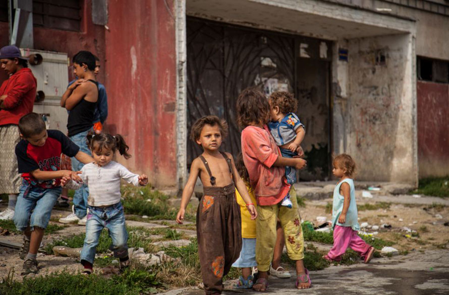 Photos : l'enfance sombre des Roms de Kosice