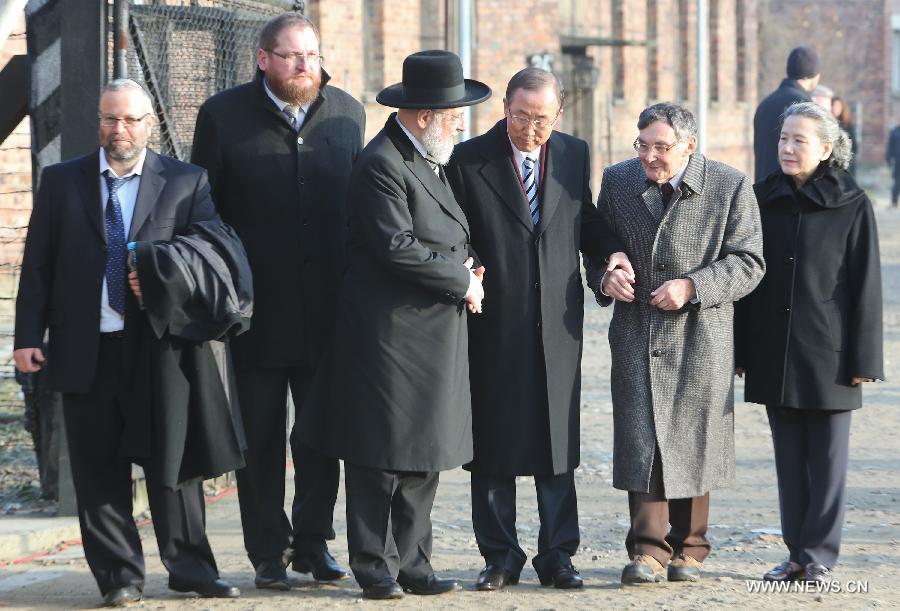 Le chef de l'ONU visite l'ancien camp de concentration d'Auschwitz en Pologne (4)