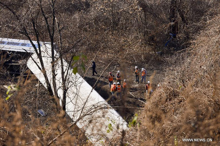 Déraillement d'un train à New York: le bilan s'alourdit à 4 morts et 67 blessés  (4)