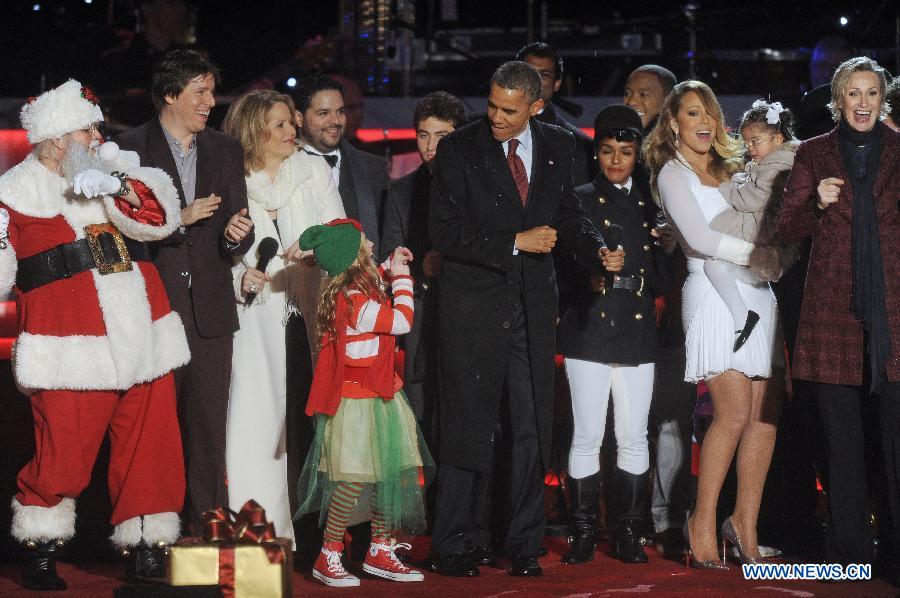 Photos - Obama allume le sapin de No?l national 