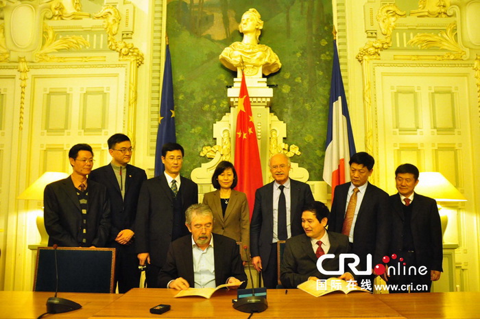 Jumelage Lyon–Guangzhou : construction d'une Porte de Chine à Lyon