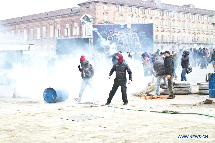 Italie : heurts entre police et manifestants anti-taxes