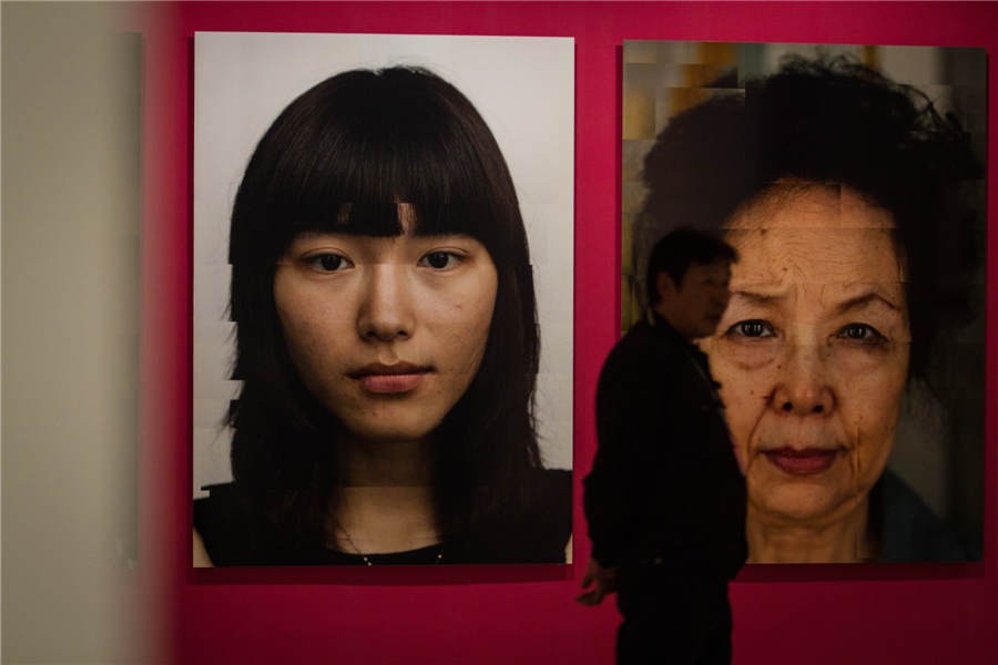 Une création de professeurs de l'ACBC est exposée à l'Académie Centrale des Beaux-Arts de Chine. [Photo fournie à China Daily]