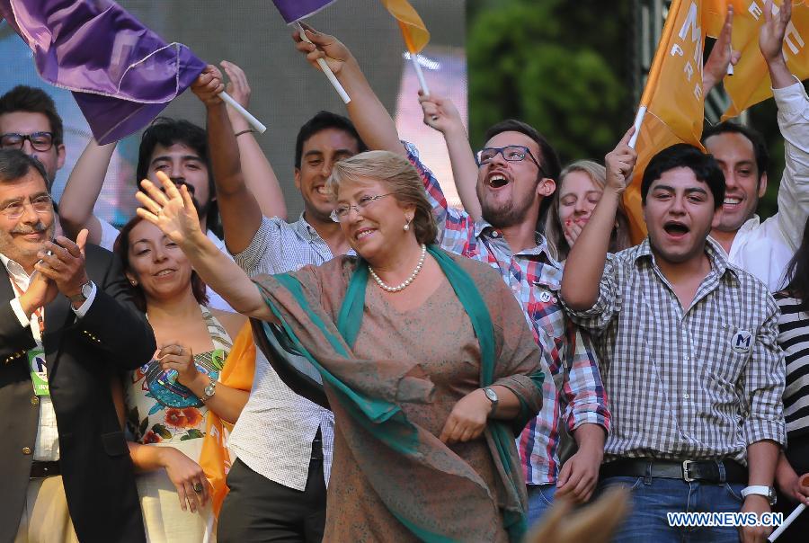 Chili: Michelle Bachelet remporte l'élection présidentielle avec 62% des voix (3)