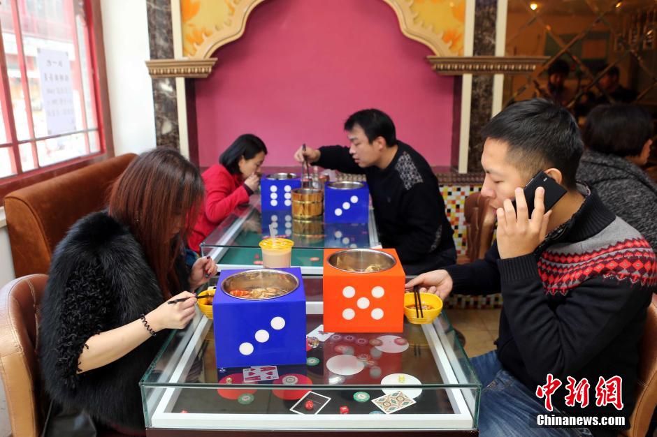 Un restaurant s'inspire du casino à Taiyuan (3)