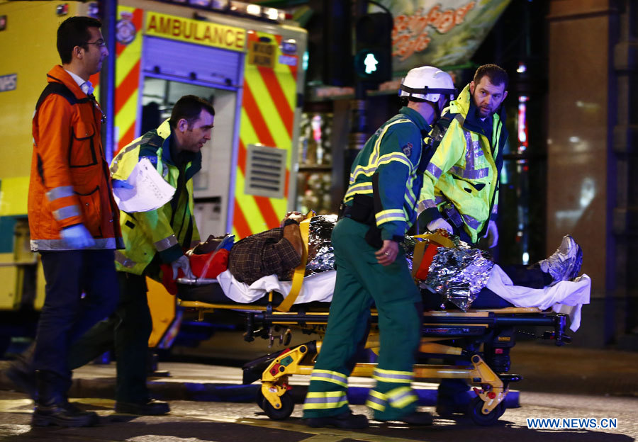 Royaume-Uni : l'effondrement du plafond d'un théatre fait 88 blessés à Londres 