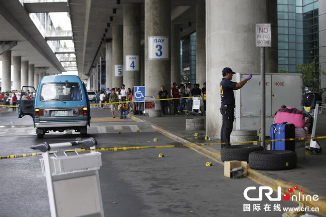 Philippines: 4 morts et 4 blessés dans une embuscade à l'aéroport international de Ninoy Aquino (2)