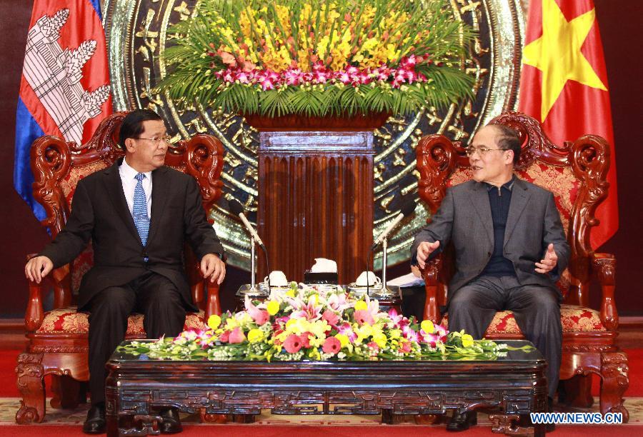 Le Premier ministre cambodgien en visite au Vietnam