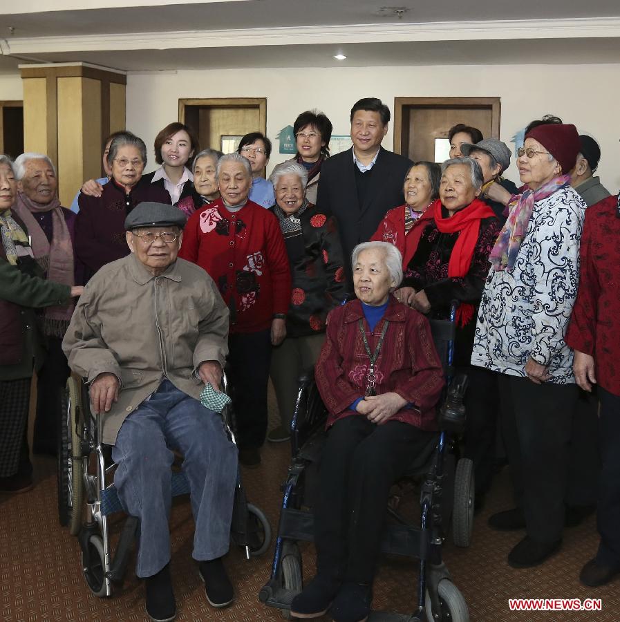 Xi Jinping adresse ses voeux de Nouvel An au personnel de première ligne et aux personnes agées (4)