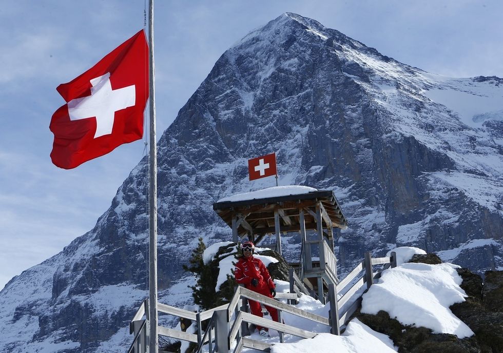 Des entra?neurs de ski parlant chinois au service des riches chinois voyageant en Suisse