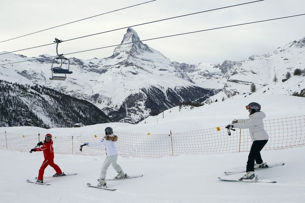 Des entra?neurs de ski parlant chinois au service des riches chinois voyageant en Suisse (3)