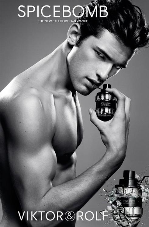 1. Sean O'PryLe mannequin américain Sean O'Pry a joué dans les publicités de nombreuses marques telles que Viktor&Rolf, Ralph Lauren, Dolce&Gabbana, Calvin Klein et H&M.