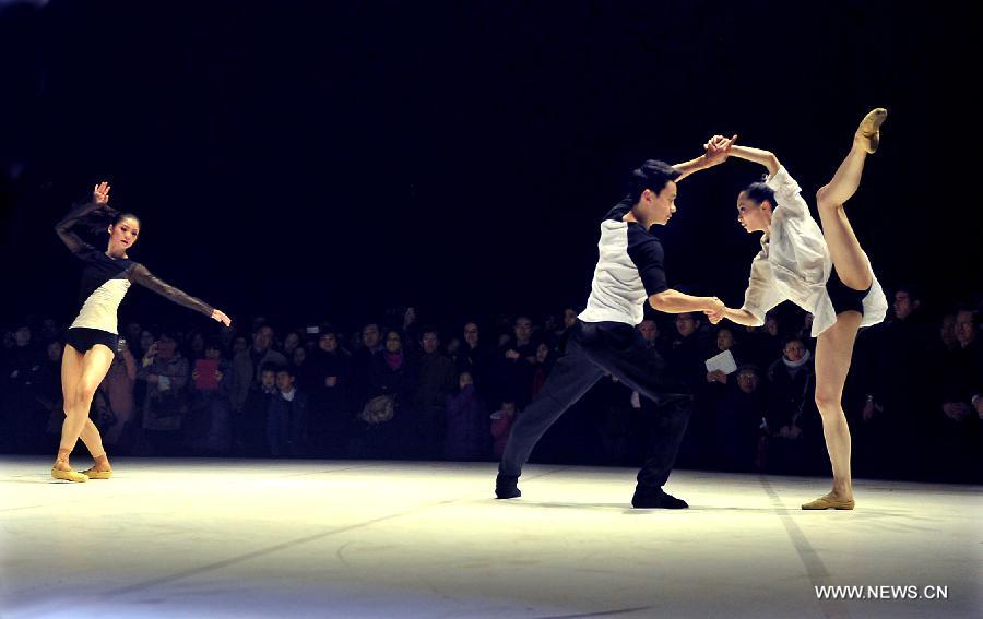 Tenue de Nuit de Chine au Grand Palais à Paris (7)