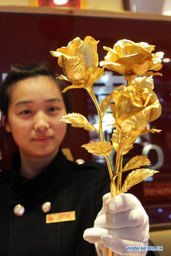 Popularité des roses d'or pour la Saint-Valentin 