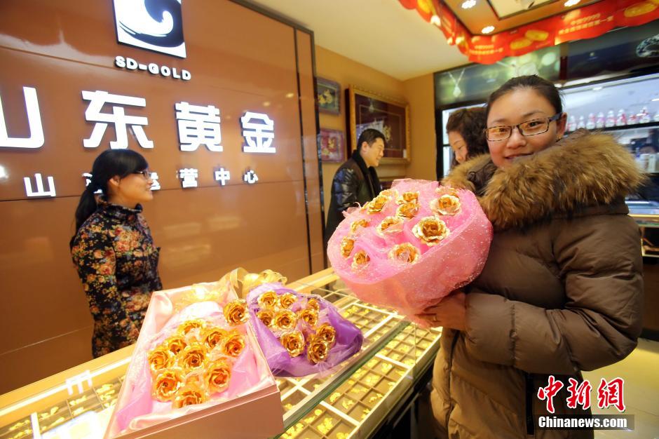 St-Valentin : les Chinois se ruent vers les roses d'or (4)