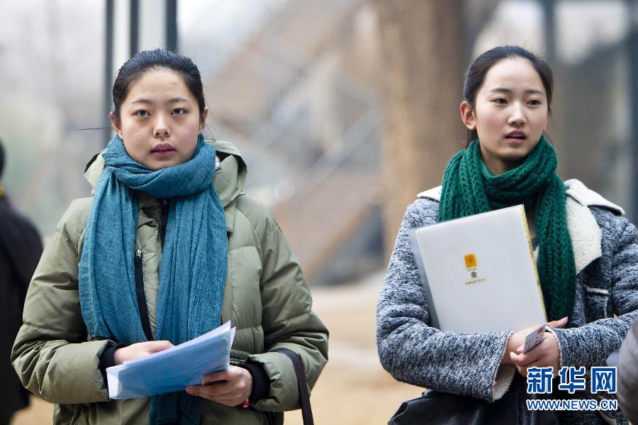 800 candidats au 2e examen d'entrée de l'Académie du film de Beijing (4)