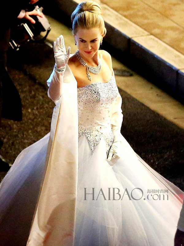 Les belles tenues de Kidman dans Grace de Monaco (3)