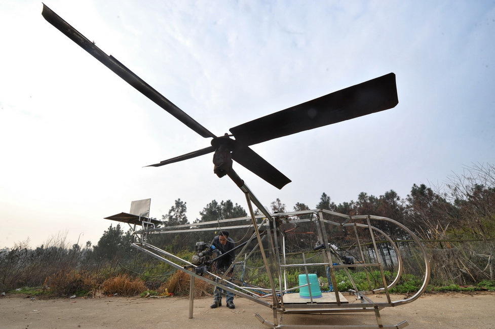 Un agriculteur chinois fabrique son propre hélicoptère (2)