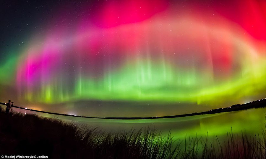 Une rare et spectaculaire aurore boréale observée en Grande-Bretagne