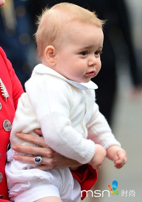 Météo capricieuse pour accueillir le Prince George (2)