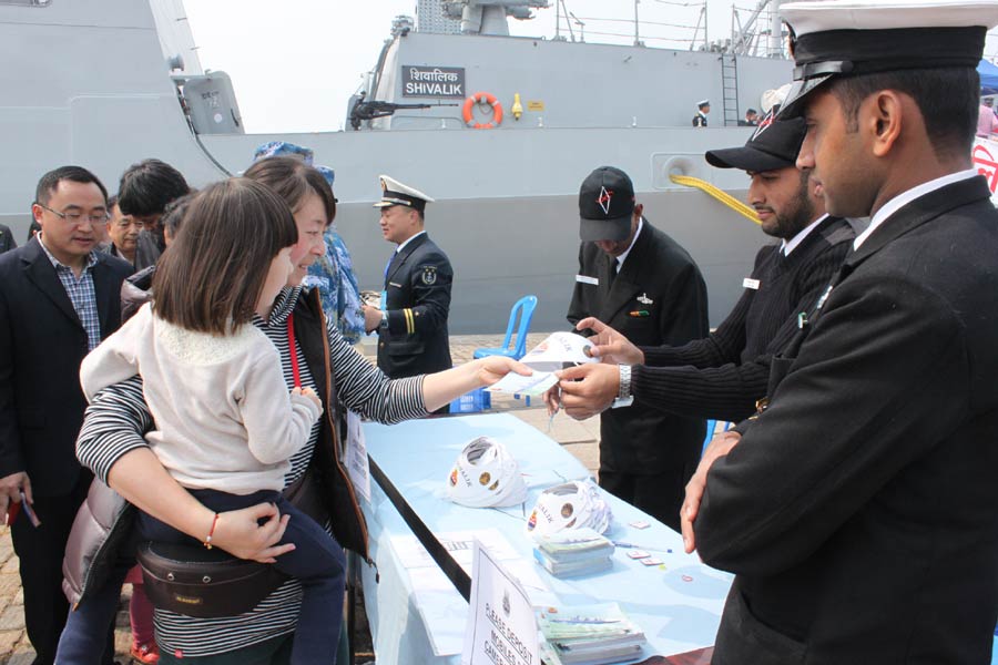 Show d'un orchestre militaire australien à l'occasion d'une activité liée à la 14e réunion annuelle du Western Pacific Naval Symposium à Qingdao, la province du Shandong, le 20 avril.