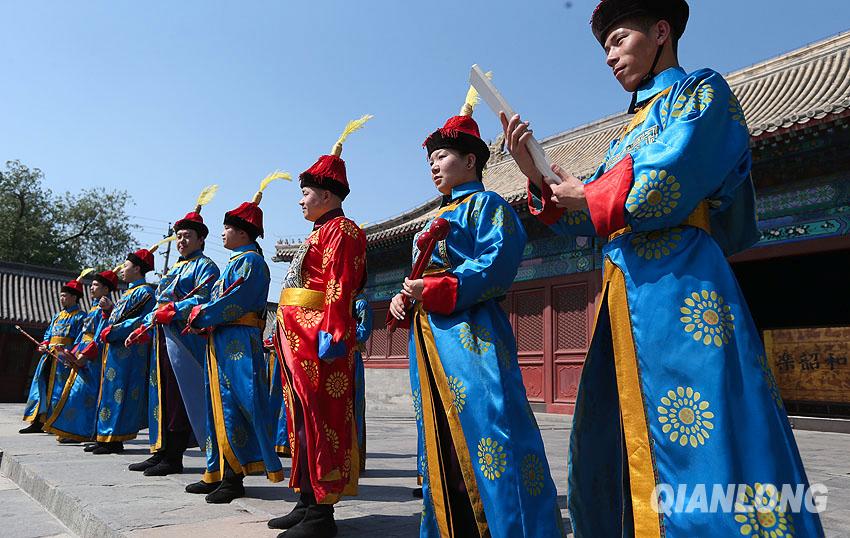 Le 7 mai matin, l'orchestre du centre de musique sacrée Shuya du Temple du Ciel lors d'une répétition de musique rituelle.